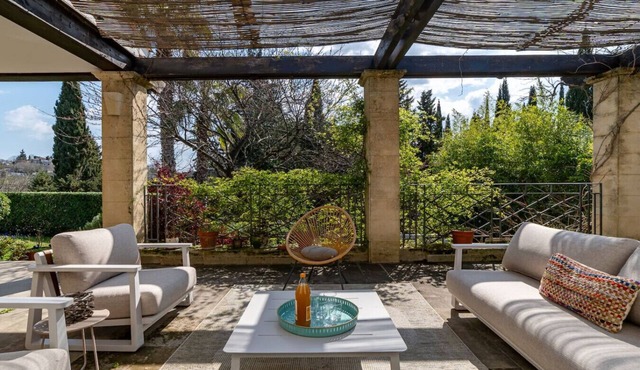 Provençal Villa with Pool near Village & Montpellier