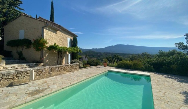 Provençal Pigeonnier House, exceptional view of Mont Ventoux
