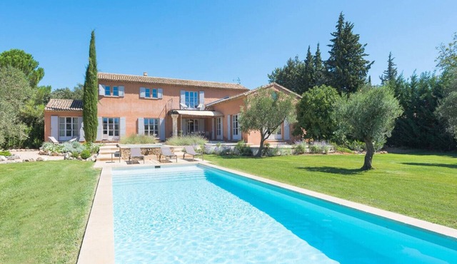Provençal Villa near Uzes - Heated Pool & Jacuzzi