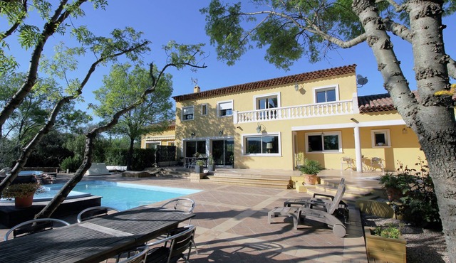Provençal villa in Le Luc with private pool