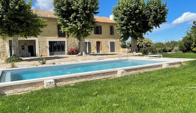 Provencal building with swimming pool 10-12 beds - air conditioning with panoramic view