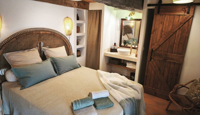 Provencal cabana, shared pool and jacuzzi