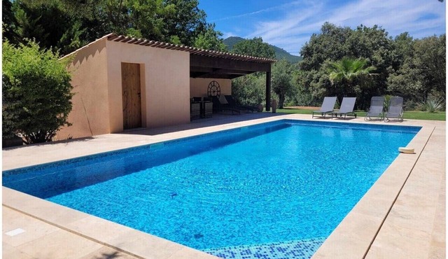 Provencal charm: Swimming pool, Jacuzzi and breathtaking views of Mont Aurélien