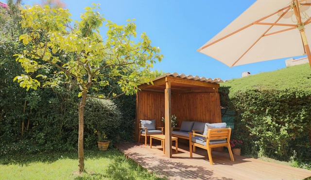 Provencal cottage in Antibes