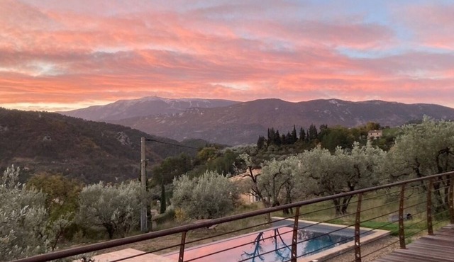 Provencal escape with breathtaking views and infinity pool