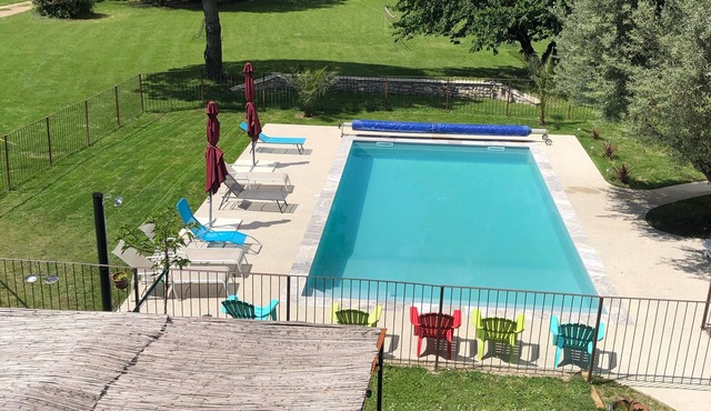 Provençal farmhouse in the countryside, private heated pool from May 1st.