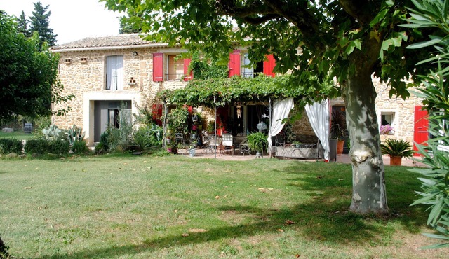 Provencal farmhouse with swimming pool Rental
