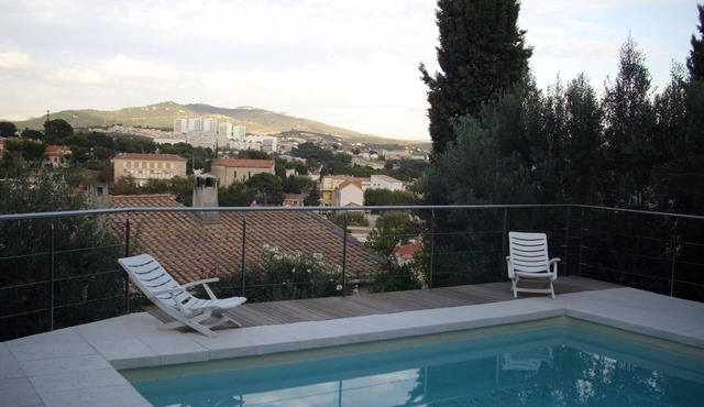 Provencal house with swimming pool, near creeks, Mucem, Sea, .