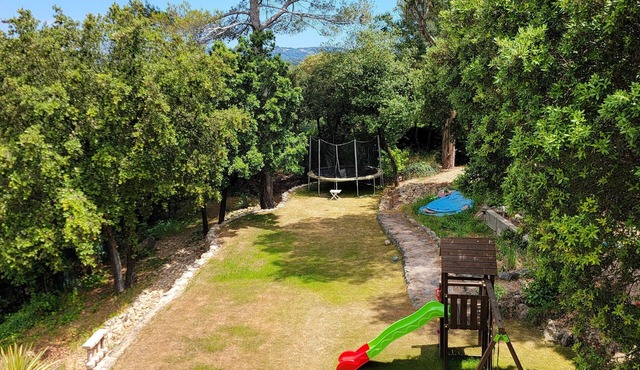 Provencal house 180m2 for 10p (5 bedrooms, 3 bathrooms)