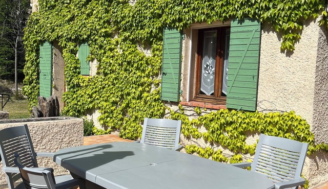 Provencal house 20 minutes from Forcalquier.