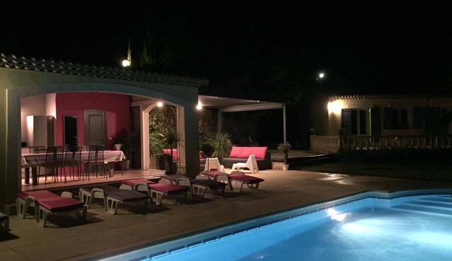 Provencal house, 2000 m2 of land, breathtaking view of the lake