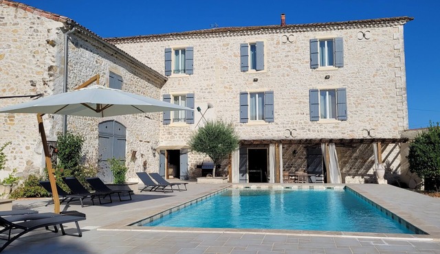 Provencal house classified residence 4 * 12 sleeps, private pool near Uzès