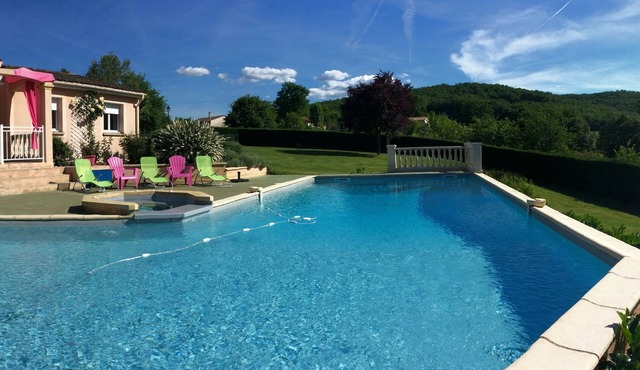 Provencal house, comfortable, private swimming pool, jacuzzi, internet wi fi