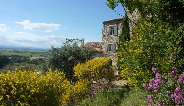 Provencal house in a quiet and in the heart of the village of Gigondas