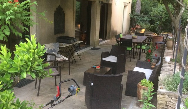 Provencal house on the heights of NIMES