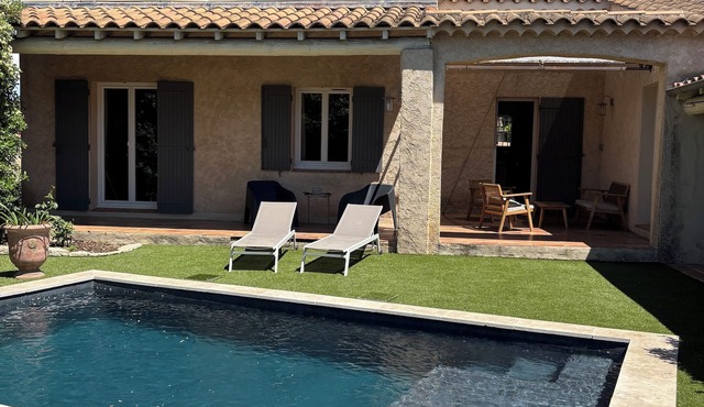 PROVENCAL HOUSE SWIMMING POOL LUBERON