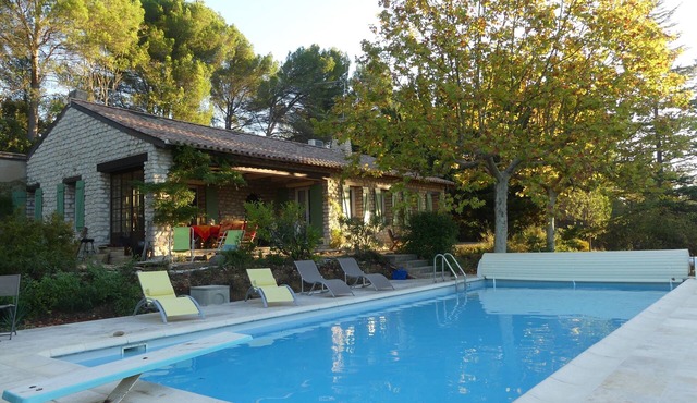 Provencal house ten minutes walk from Lourmarin at the foot of the Luberon