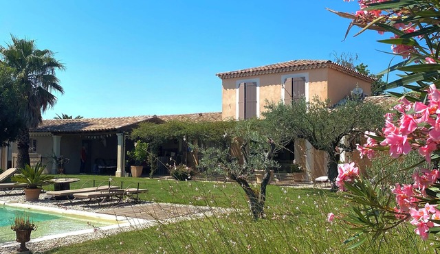 Provencal House With Pool