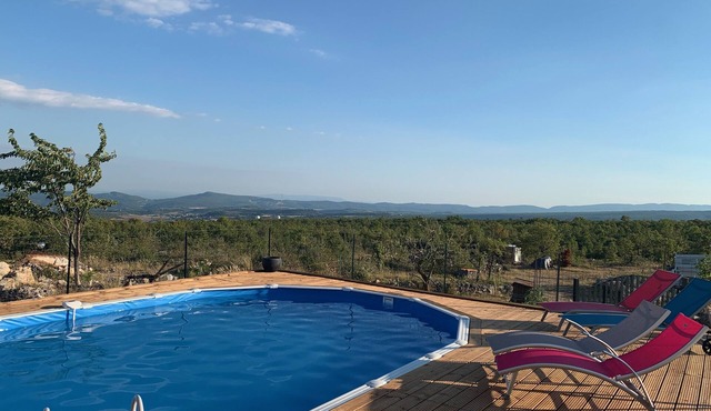 Provencal property in the heart of the Durance valley with panoramic views