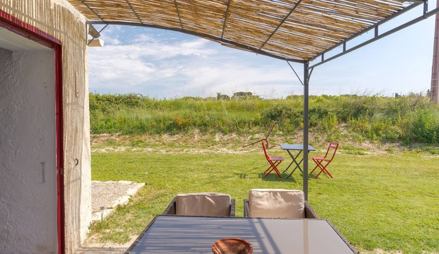 Provencal shed 'Dans La Nature' with Private Garden and Wi-Fi
