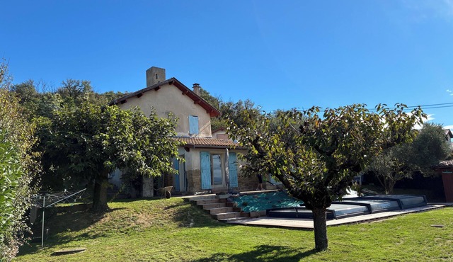 Provencal-style gîte in a quiet location, private pool, view of the Ardèche in the Drôme.