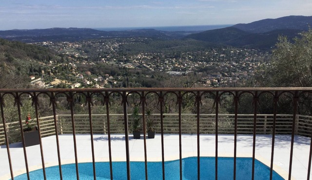 Provencal style house with exceptional and unobstructed views