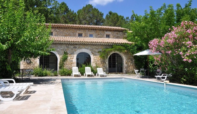 PROVENCAL VILLA. 1Ha ABSOLUTE COMFORT & QUIETNESS. Swimming pool 10x5 WI-FI (fiber)