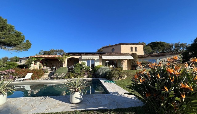 Provencal villa, pool, sea views quiet, old village of Biot