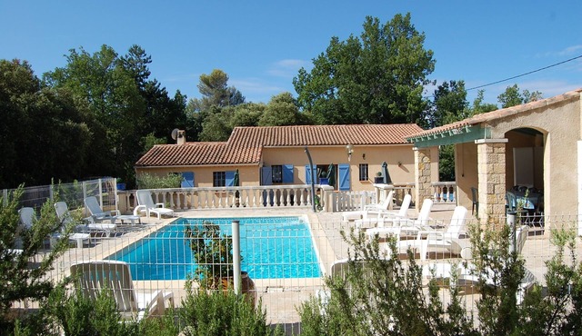 Provencal villa + stone bungalow with quiet enclosed patio and private pool