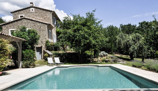 Provencal villa, stylish and quiet location in the beautiful Luberon