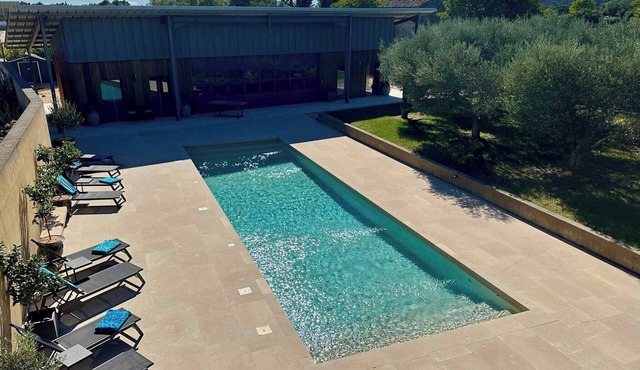 Provencal Villa with Garden & Pool