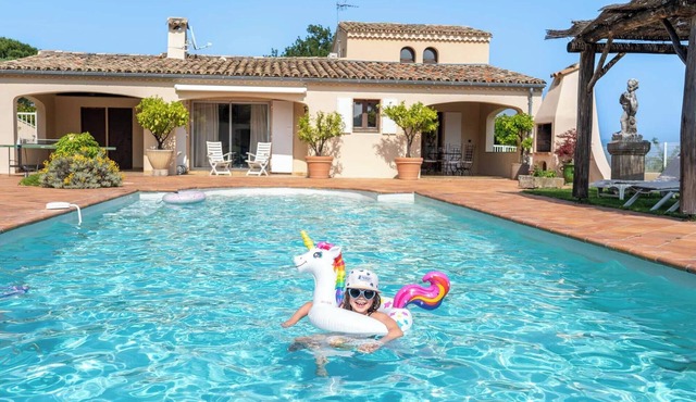 Provencal villa with heated private pool
