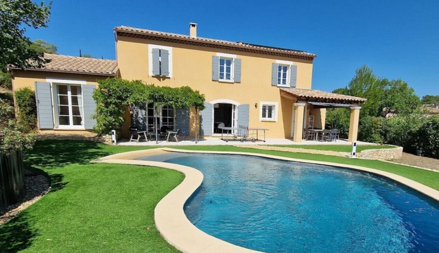 Provencal villa with pool
