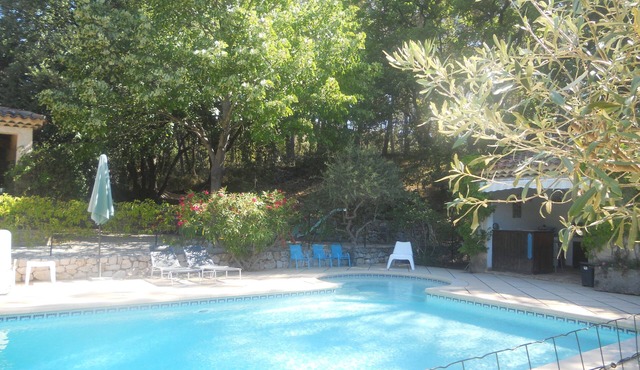 PROVENCALE HOUSE WITH POOL IN THE PINE FOREST, BETWEEN CASSIS AND AIX EN PROVENCE