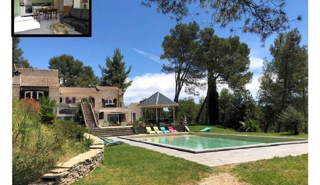PROVENCE APARTMENT IN 2-HECTARE PROPERTY NEAR MONTPELLIER SWIMMING POOL