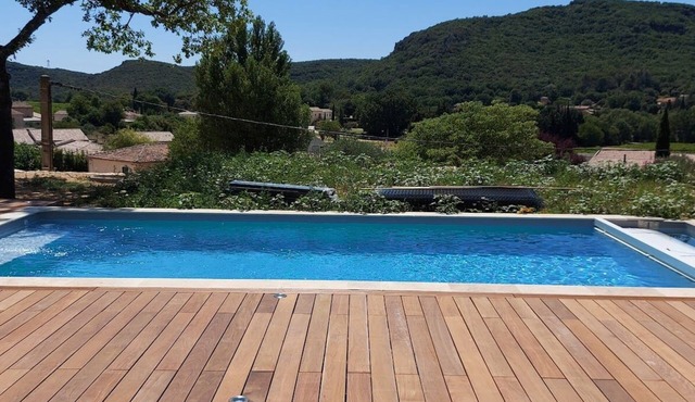 Provence/Avignon/Uzès villa with view, air-conditioned, private and secure swimming pool