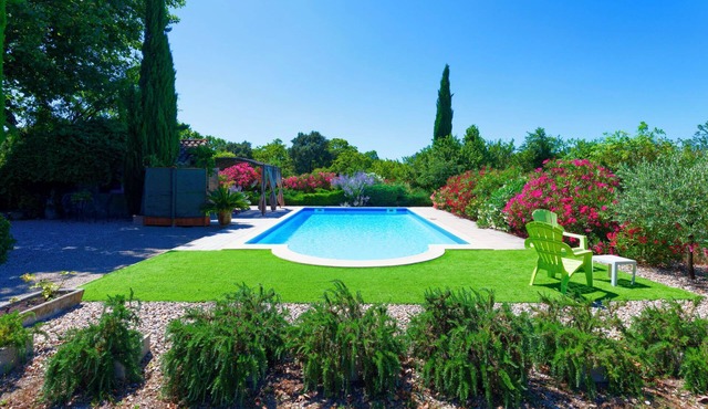 "Provence-cool" 50m² gîte in an old Provencal farmhouse