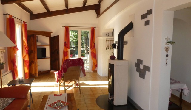 PROVENCE: HOUSE IN LES SALLES/VERDON, 400 M FROM LAC DE SAINTE-CROIX, GORGES DE L'OUEST