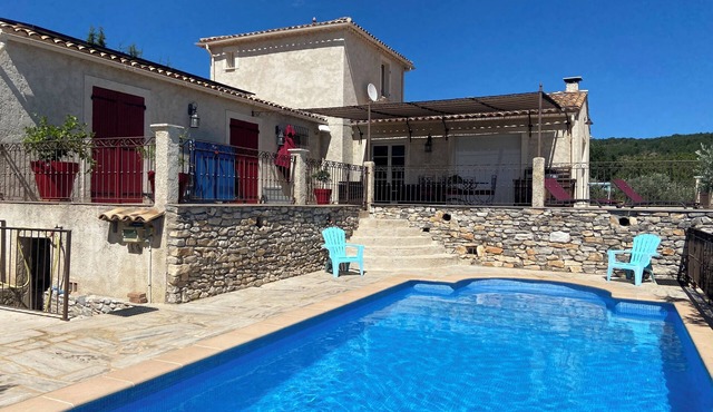 Provence, Luberon, Individual villa, Heated swimming pool