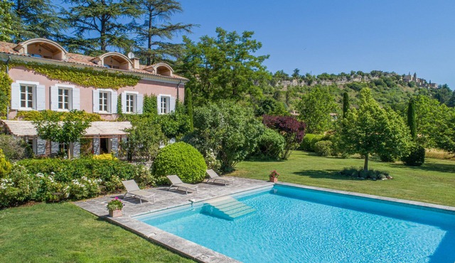 Provence villa with pool and tennis court, between Luberon and Verdon