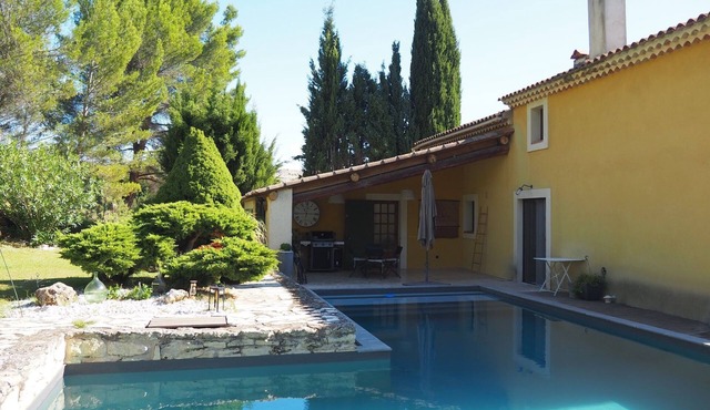 Provenzalisches Haus mit Pool und Garten by Interhome