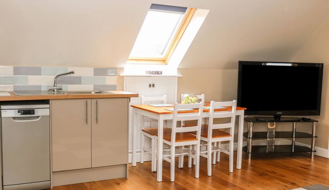 PROVIDENCE APARTMENT, with a garden in Epworth