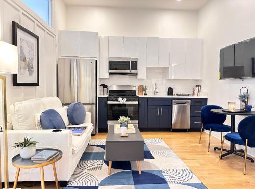 Providence City Center 1BR, Full Kitchen, Walk to Convention Center & PPAC