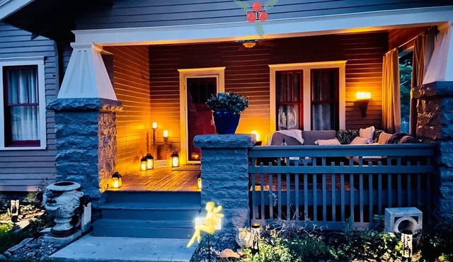 Providence House ~ a charming bungalow with rustic elegance!