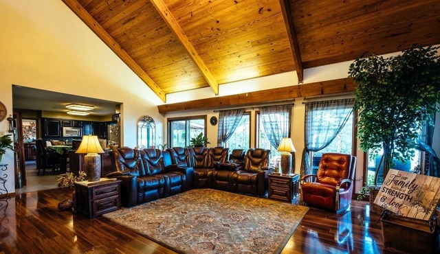 Provides a Lakeview that is spectacular and peaceful.