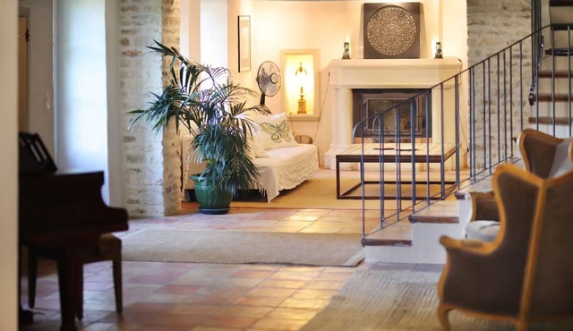 Provincial Country Home in the Heart of Luberon: A Dream Retreat in Provence