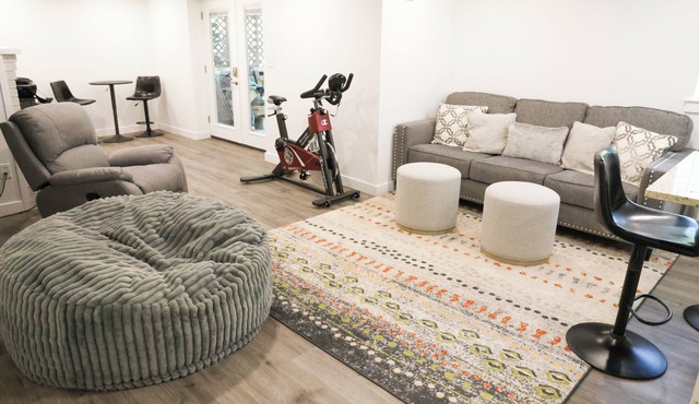 Provo 3-bedroom; new, fireplace, BBQ, AC, fast WiFi. Close to BYU, MTC, Sundance