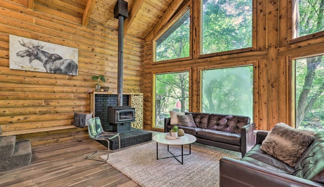 Provo Cabin w/Mountain Views, Babbling Creek