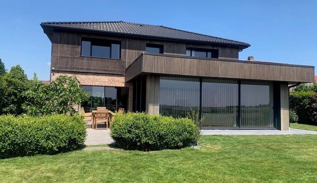 Proximité Lill, Villa moderne et lumineuse.Piscine intérieure et home ciné