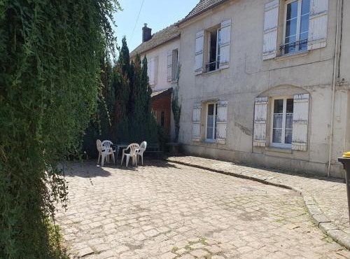 Proximity to Cité Internationale